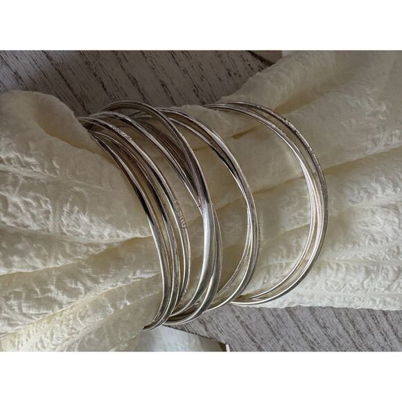 Vintage Guess Silver Bangle Bracelet, Early 2000s Y2K Logo Jewelry - Picture 3 of 6